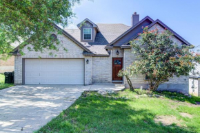 Spacious 3BR Retreat Close to Downtown & Outlets